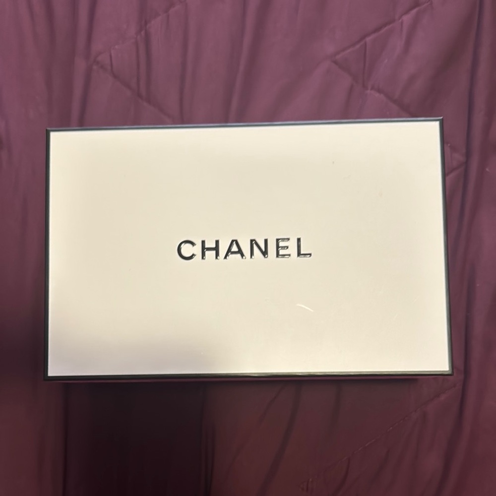 Chanel White Box 9x5.5